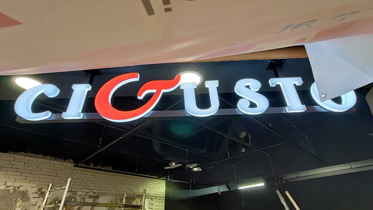 agence graphics cigusto pose enseigne lumineuse merignac bordeaux narbonne mont de marsan